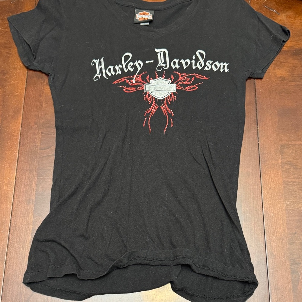 Harley-Davidson Black Tee with Red and White Design